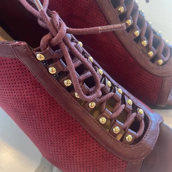Bella Vita Burgundy Suede Peep toe,lace up,chunky heel,zipper closure,7 1/2, - Picture 9 of 16